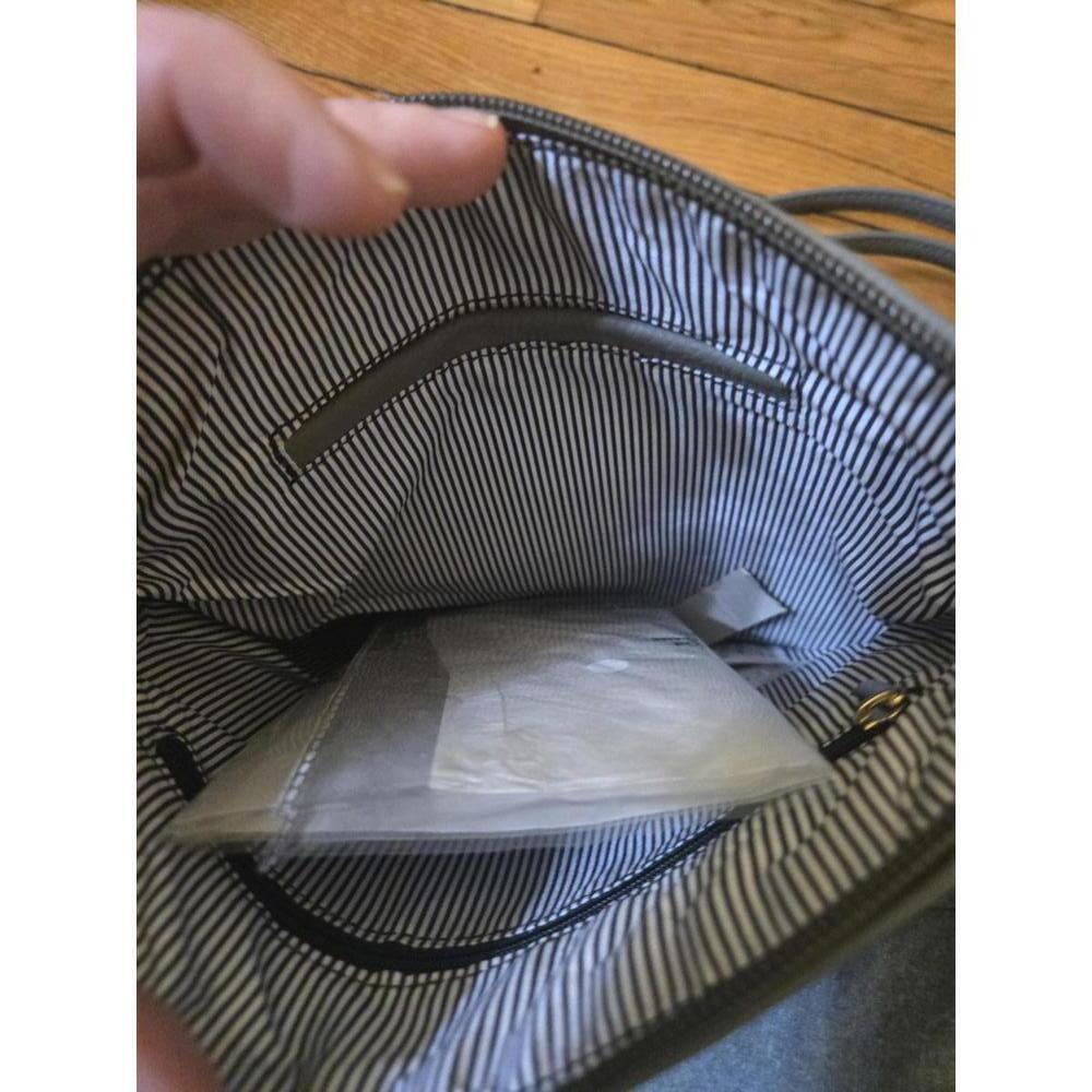 Deluxity PETA-Approved Vegan Crossbody Bag in Gray - Picture 4 of 4